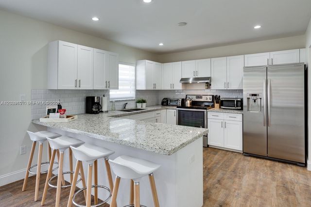 6260 SW 58th Place, South Miami, FL 33143