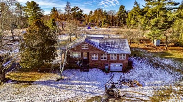 111 Mail Road, Barryville, NY 12719