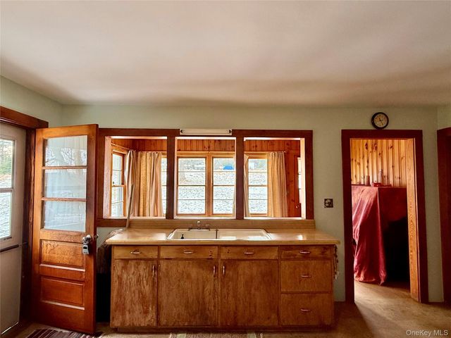 111 Mail Road, Barryville, NY 12719