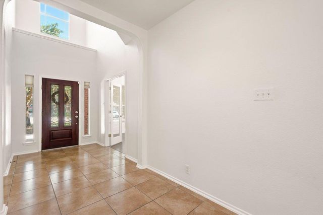611 Secretariat DR, Cibolo, TX 78108