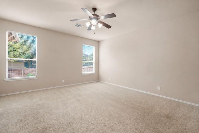 611 Secretariat DR, Cibolo, TX 78108