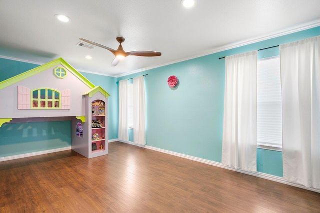 611 Secretariat DR, Cibolo, TX 78108