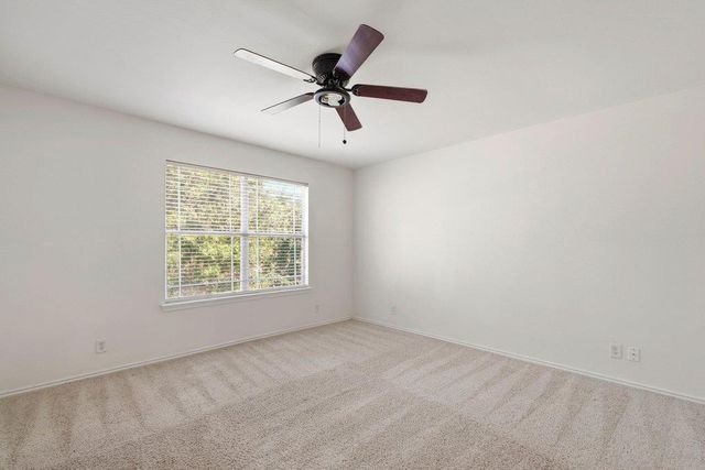 611 Secretariat DR, Cibolo, TX 78108
