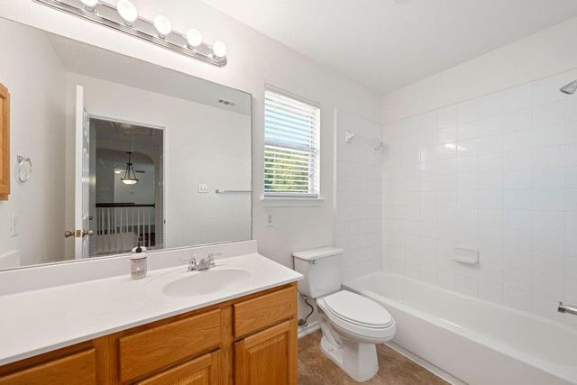 611 Secretariat DR, Cibolo, TX 78108