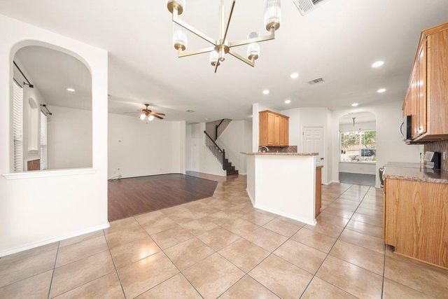 611 Secretariat DR, Cibolo, TX 78108