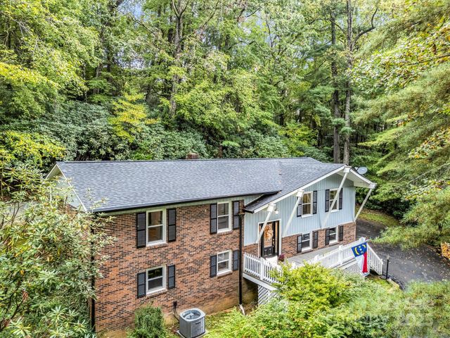 190 Long John Drive, Hendersonville, NC 28791
