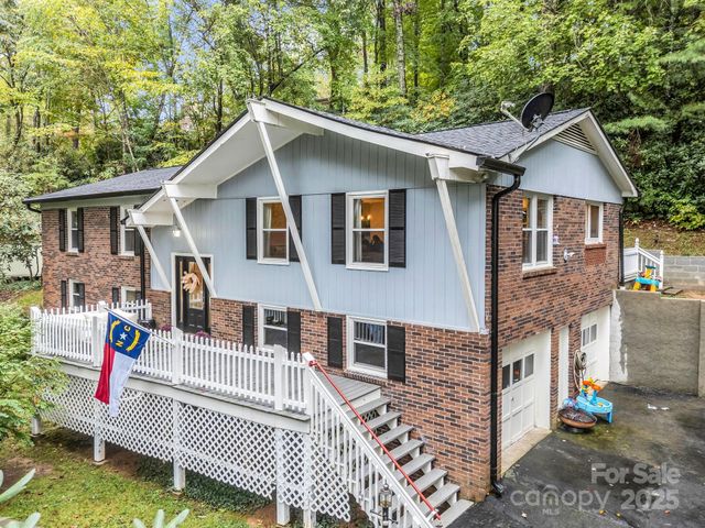 190 Long John Drive, Hendersonville, NC 28791