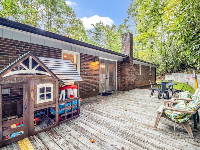 190 Long John Drive, Hendersonville, NC 28791