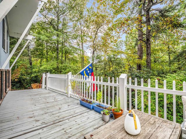 190 Long John Drive, Hendersonville, NC 28791