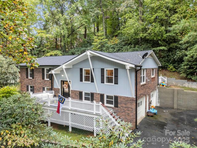 190 Long John Drive, Hendersonville, NC 28791