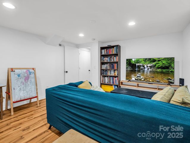 190 Long John Drive, Hendersonville, NC 28791