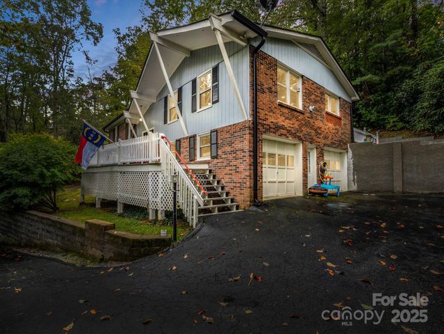 190 Long John Drive, Hendersonville, NC 28791