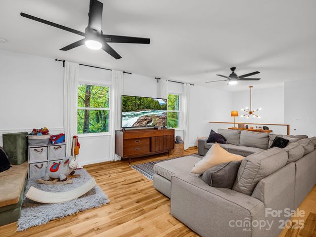 190 Long John Drive, Hendersonville, NC 28791