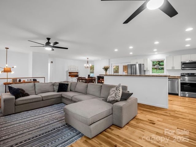 190 Long John Drive, Hendersonville, NC 28791