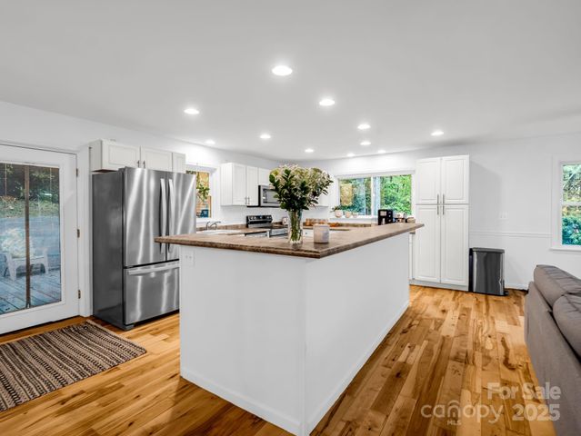 190 Long John Drive, Hendersonville, NC 28791