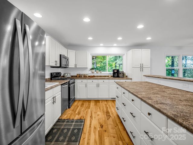 190 Long John Drive, Hendersonville, NC 28791