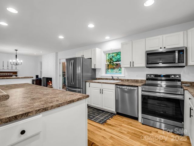 190 Long John Drive, Hendersonville, NC 28791