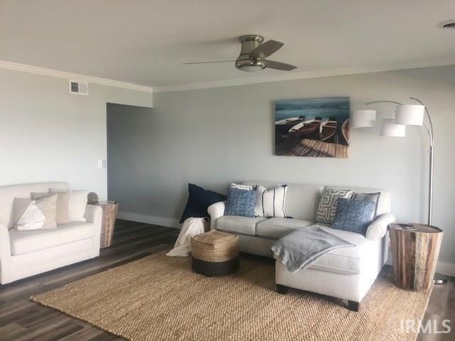 8960 E Hatchery Road, Syracuse, IN 46567