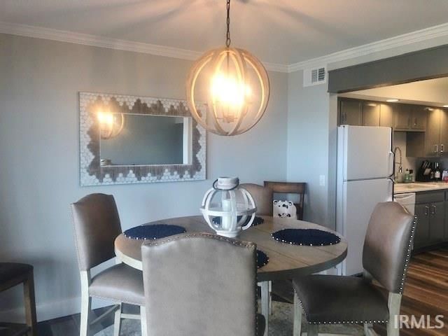 8960 E Hatchery Road, Syracuse, IN 46567