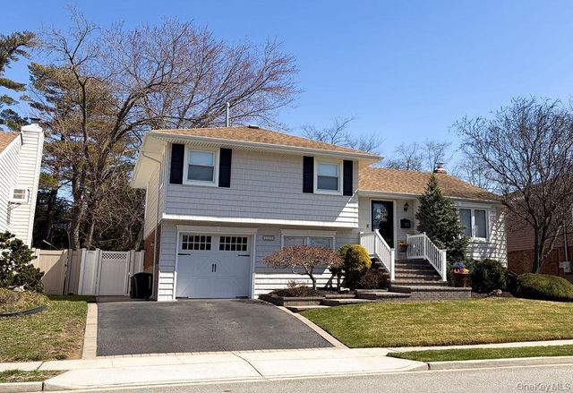 1525 Pea Pond Road, Bellmore, NY 11710