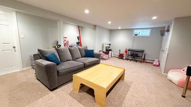 1525 Pea Pond Road, Bellmore, NY 11710