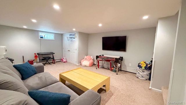 1525 Pea Pond Road, Bellmore, NY 11710