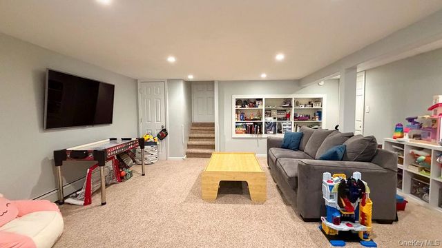 1525 Pea Pond Road, Bellmore, NY 11710