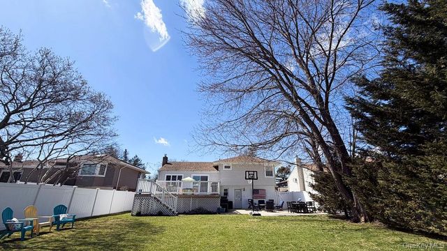 1525 Pea Pond Road, Bellmore, NY 11710