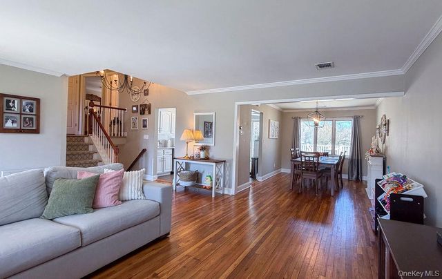 1525 Pea Pond Road, Bellmore, NY 11710