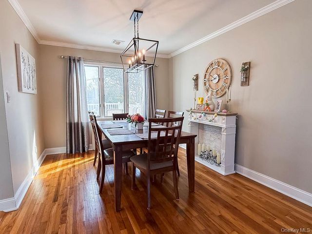 1525 Pea Pond Road, Bellmore, NY 11710