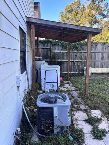 4643 HOLLINGSWORTH AVENUE, Sarasota, FL 34233