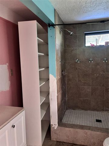 4643 HOLLINGSWORTH AVENUE, Sarasota, FL 34233