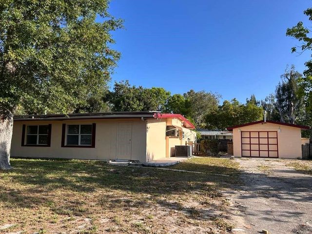 340 SANTA BARBARA STREET, North Fort Myers, FL 33903