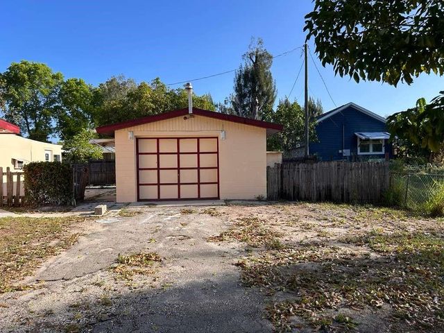340 SANTA BARBARA STREET, North Fort Myers, FL 33903