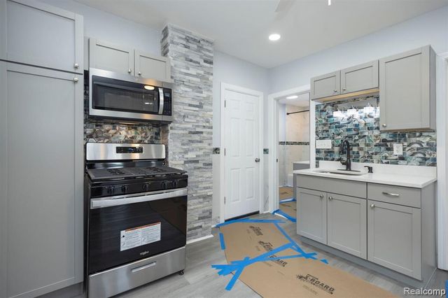 2029 Trowbridge Street, Hamtramck, MI 48212