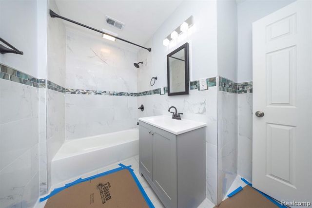 2029 Trowbridge Street, Hamtramck, MI 48212