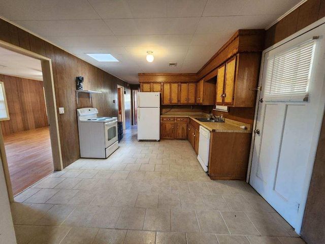 7121 State Highway 94, Hudson, TX 75904