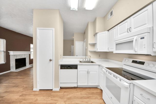 2021 Spenwick Drive 117, Houston, TX 77055