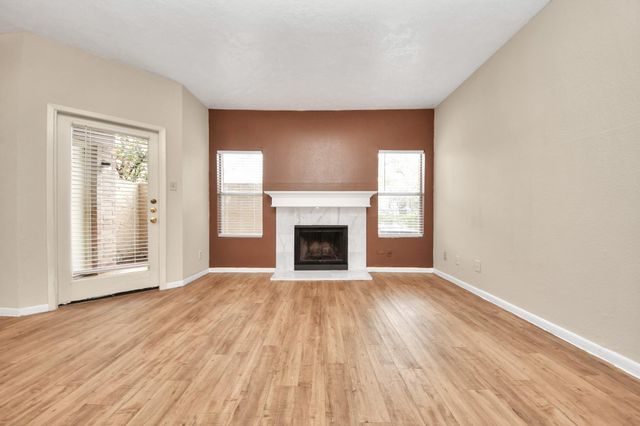 2021 Spenwick Drive 117, Houston, TX 77055