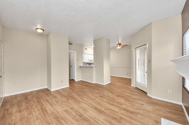 2021 Spenwick Drive 117, Houston, TX 77055