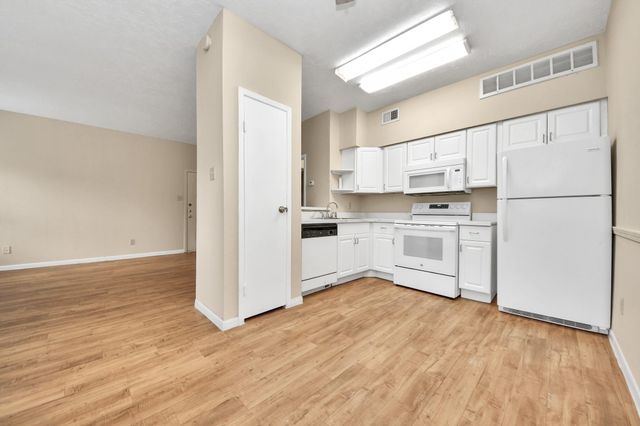 2021 Spenwick Drive 117, Houston, TX 77055