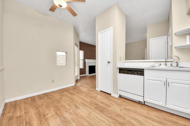 2021 Spenwick Drive 117, Houston, TX 77055