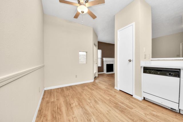 2021 Spenwick Drive 117, Houston, TX 77055