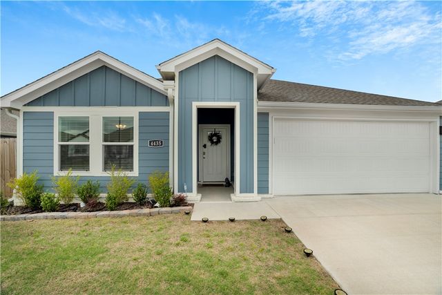 4435 W Canyon Run Drive, Fayetteville, AR 72704