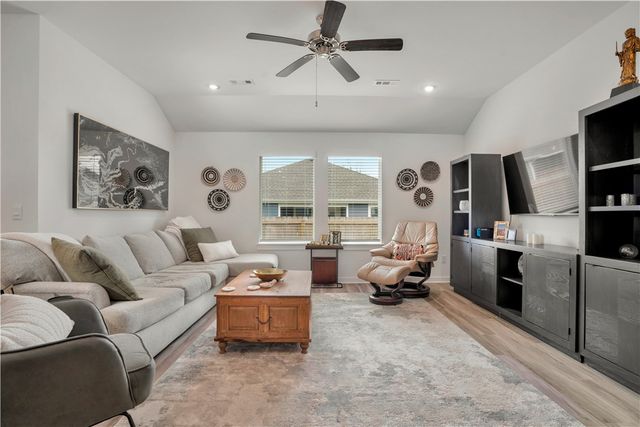 4435 W Canyon Run Drive, Fayetteville, AR 72704