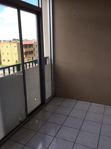 1855 W 60th St 423C, Hialeah, FL 33012
