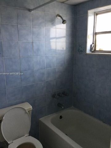 1855 W 60th St 423C, Hialeah, FL 33012