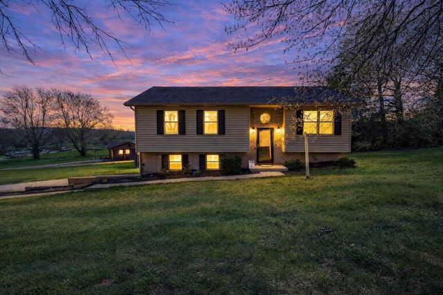 121 Eastland Drive, Paris, KY 40361