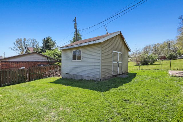 121 Eastland Drive, Paris, KY 40361