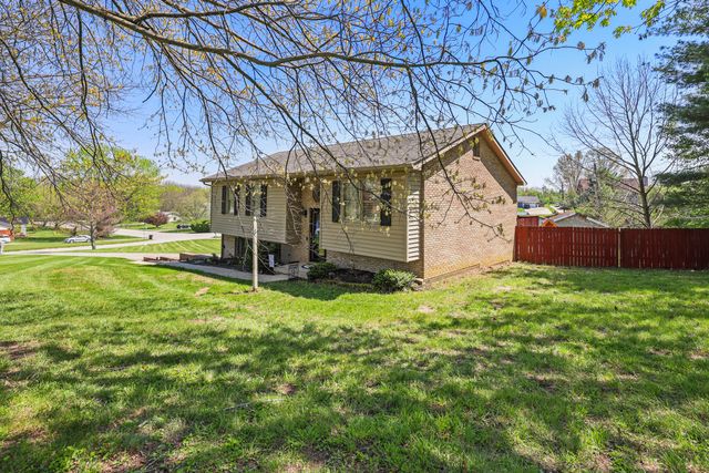 121 Eastland Drive, Paris, KY 40361